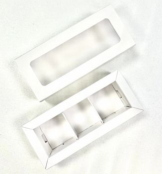 Коробка с обечайкой с окном "под 3 конфеты", белый